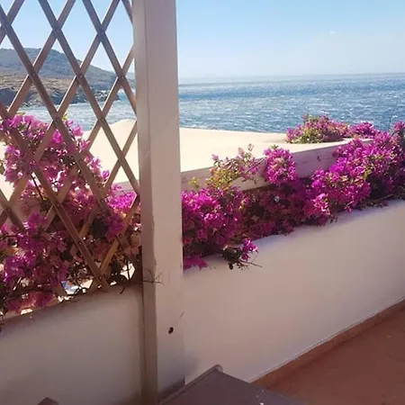 شقة Studio At Ormos Kardianis 60 M Away From The Beach With Sea View Furnished Terrace And Wifi Kardhianí